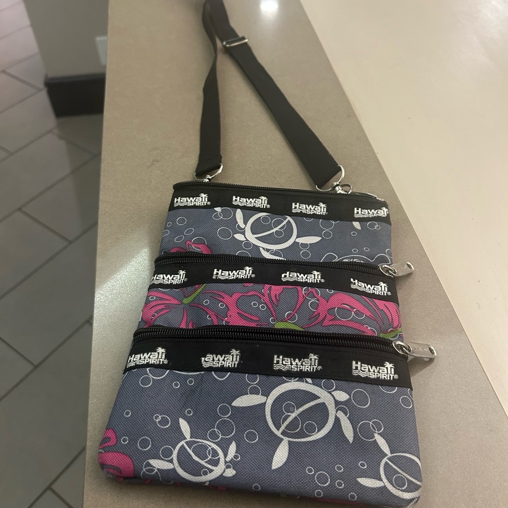 Bags Three-Zip Crossbody Bag in Gray and Pink Hawaii Spirit